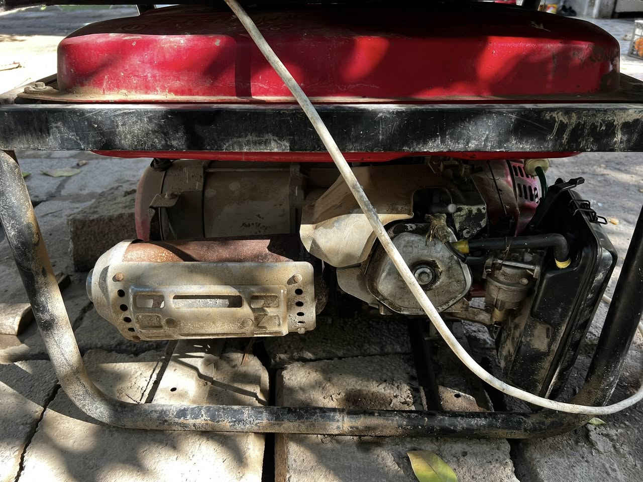 السلام عليكم مولدات للبيع واحد 6500 kv شغال سلف والثاني  4500kv  شغالات للاستفسار الاتصال على الرقم ***********
