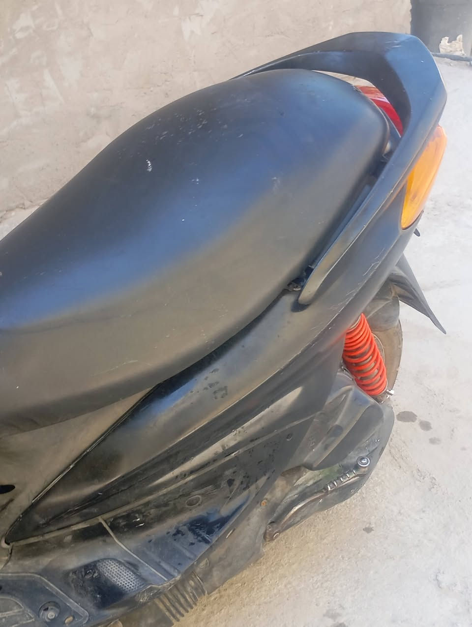سلام عليكم دراجه نوع سكنس نثيه 140 كوري 
⚫دراجه مجفته 
⚫شغاله محركهاا اخرس 
⚫كفرات بلاديه لون اسود 
⚫ نقصها الوحيد باتري وقمجي ابريك امامي وترايش 

الرقم // ***********
العنوان // بغداد_الدولعي 
السعر // 350 وبيها مجال للشراي

