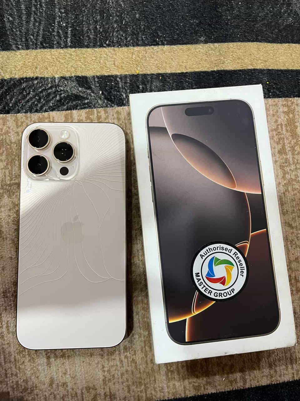 16برو ماكس ماستر عربي شرق اوصط بطارية 91 بس ضهره مكسور مكفول من كلشي وتر بروف سعره مليون 200وبيه مجال 

***********
