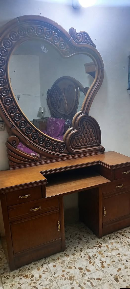 سلام عليكم غراض بيت للبيع وعدي فراشات وفرفووري ونواعم هواي وزوالي وحصر وصوبات مستعجل عل بيعتهن وكله عل فحص وتسأب***********وبأسعار رخصيه
