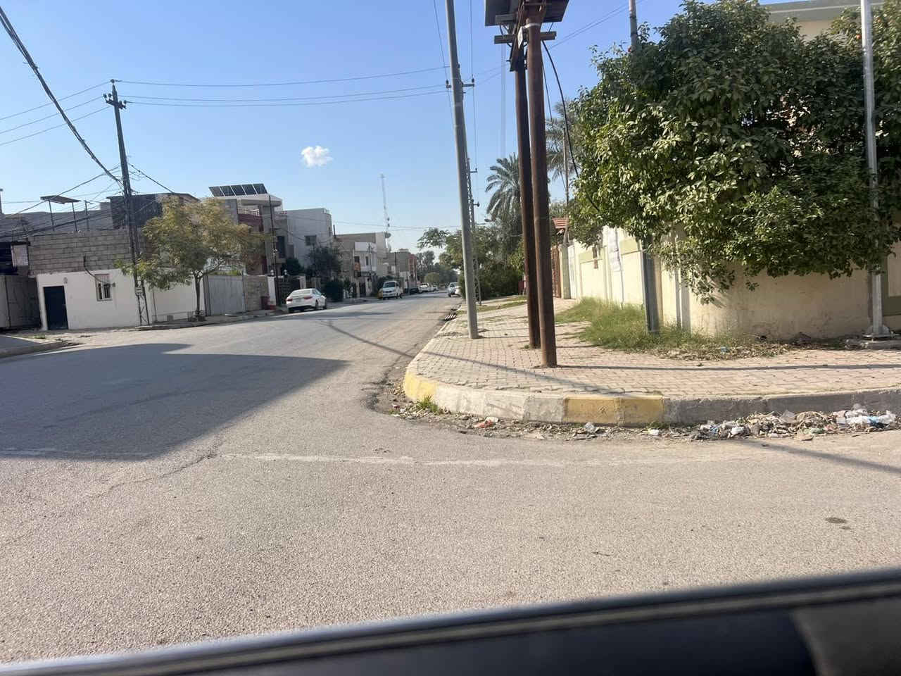 (( بسم الله الرحمن الرحيم ))

        *️⃣ بيت طابقين ركن قديم للبيع *️⃣

المساحة  :  375 م  ركن 

الواجهة  : 25  *  15  م 

الموقع. : واسطي خلف المعوقين 

جنس العقار  :  طابو صرف 

السعر يرجى مراسلة الصفحة او الاتصال على ارقام المكتب 

***********  📞

***********  📞

البيت الجديد  للاستثمار العقاري والمقاولات العامة
