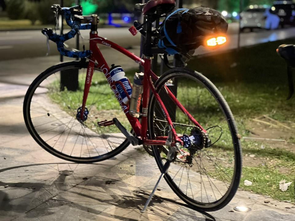 السلام عليكم 
رود لويس للبيع 
سرعه مال مسافات طويله يوميه اطلع بي يمشيني خير من الله 
2*8
كيوره تشتغل مال عكرب ومال الصينيه 
يجي ويا 
بم اصلي حجم كبير
تايرات عدد 2 اضافي 
جوب عدد 2 اضافي 
سيبايه اصليه 
مطاريات عدد 2 اصليات  
البريك الخلفي عطلان يراد دسكات والويل ال امامي يراد تعديل 

السعر 150 مابي مجال قفل مكاني بغداد حي طارق شارع الوسط 
ما عندي توصيل


**إذا كنت صاحب هذا الإعلان وتريد حذفه لأي سبب، رجاءا أرسل رسالة إلى الدعم الفني**