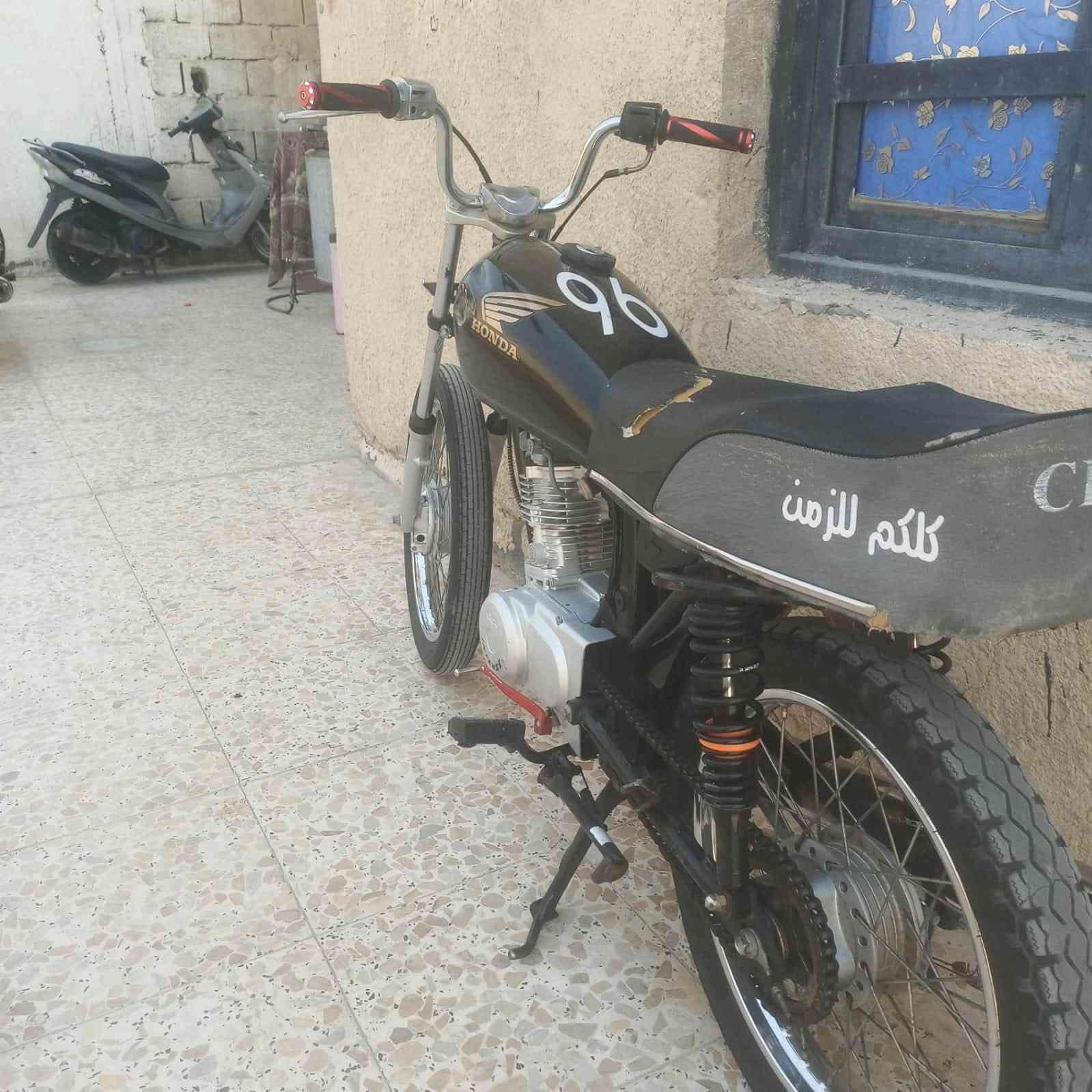 السلام عليكم دراجه ايراني للبيع الدراجه نضيفه ومكينه مامفتوحه سعره 550 وبيه مجال والاستفسار خاص *********** متوفر شريحه وماسنجر
