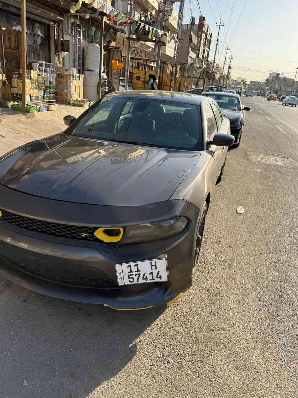 سلام عليكم

جارجر 2017 sxt plus رقم بغداد 

ماشيه 141.000 mile 

مكينه 3600 
السيارة فول مواضفات للاخير :

فتحه سقف

كشنات جلد تدفئه تبريد

كشنات خلفيه تدفئه 

ستيرن تدفئه

خزن مقاعد ميموري 

تحكم كشنات كهرباء بالكامل + مساج

حساسات خلفيه 

سستم صوت السياره هارمن كاردن
الخ... من المواصفات

السياره تحتوي على ادامة كاملة للصدر  الامامي
عليها ويل 20 مال gt 

السيارة داخلة كلين بس بلعراق صار بيها حادث بچم فقط . 

158$ وبيها مجال بسيط 
مكان السياره بغداد  
للاستفسار ***********
