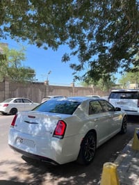 كرايسلر 300 • ٢٠١٥ • رقم سليمانية