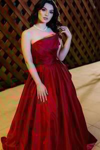 قياس ٤٠ • قياس ٤٢ • فستان