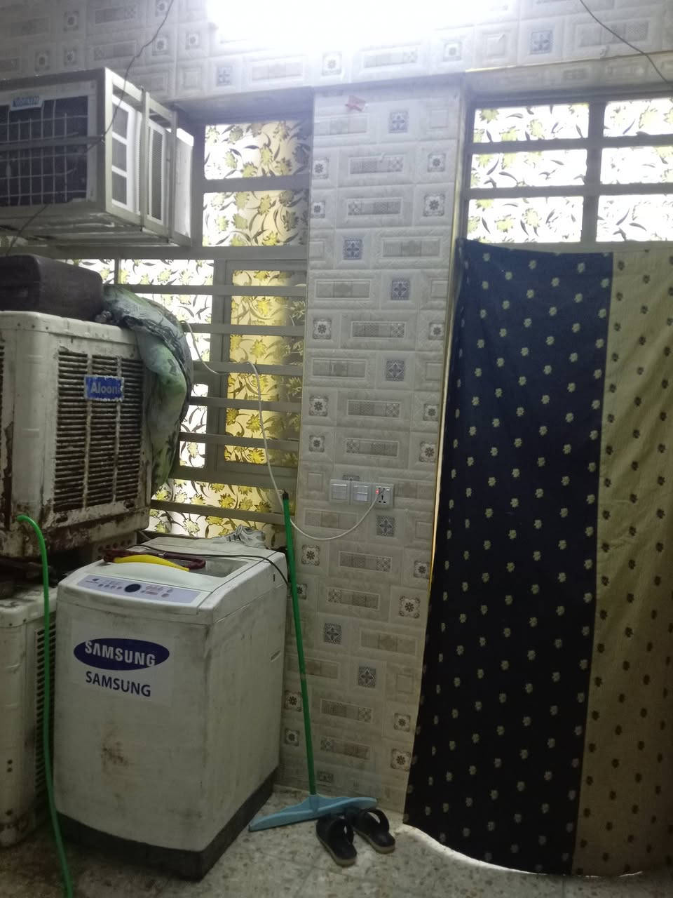 السلام عليكم بيت للبيع 100 متر واجه 4 نزال 25 بناء جديد كامل خضراء الدسيم سعر 45 بي مجال لاستفسار ع رقم *********** ملاحضه يرهم مراوس حسب ،،،،،لاتفاق
