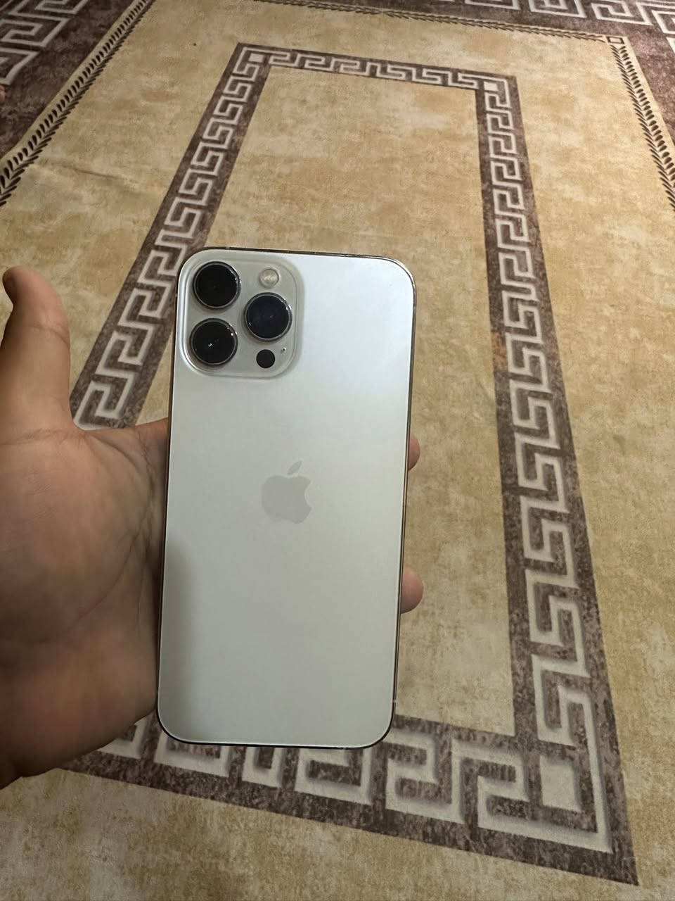 ايفون13برو ماكس
جهاز مكفول ايقطعه ممبدله بي فقط مشكله الكامرات الشريط فالت وطافيات بخمسطعش الف ترجع لوز 
الذاكره ٢٥٦
البطاريه ٨٢
السعر ٦٥٠ وبي مجال للطيبين 
مكاني :مدينه الصدر 
الرقم للتصال:***********
