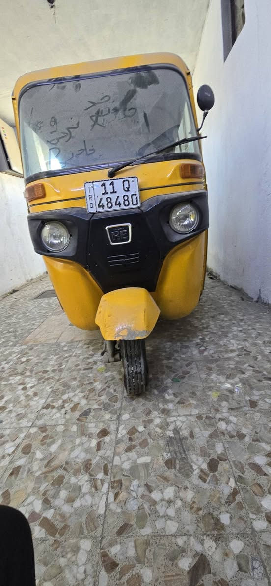 سلام عليكم. تكتك موديل 2021رقم و سنويه.تكتك معمره بيها صفحه  اليسره و لغد معمر كلها و صبغ عام و مكينتها مكفوله المكان بغداد دوره ابو دشير الرقم ***********
