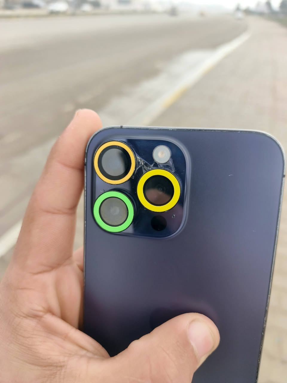 ايفون 14 برو ماكس دبل سيم
السعر 500 وبي مجال 
 بطرايه 77 بلاديه  بدون صرف 
مبدل شاشه بلادي فقط فيس ايدي شغال
***********
