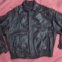 جاكيت جلد نيوزيلندي • مستعمل مرة واحدة • السليمانية