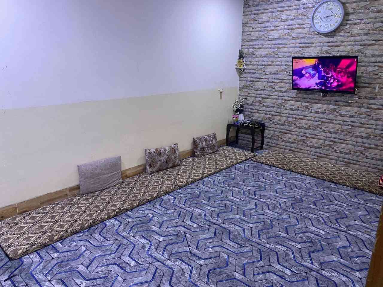 سلام عليكوم غوالي عدنه بيت 🏠 100 متر طابق ونص اب 16 اب شارع صاب بيت 🏠 مرتب فول سراميك سقوف ***********ثانوي سعرهه 55 بي مجال للطيبين
