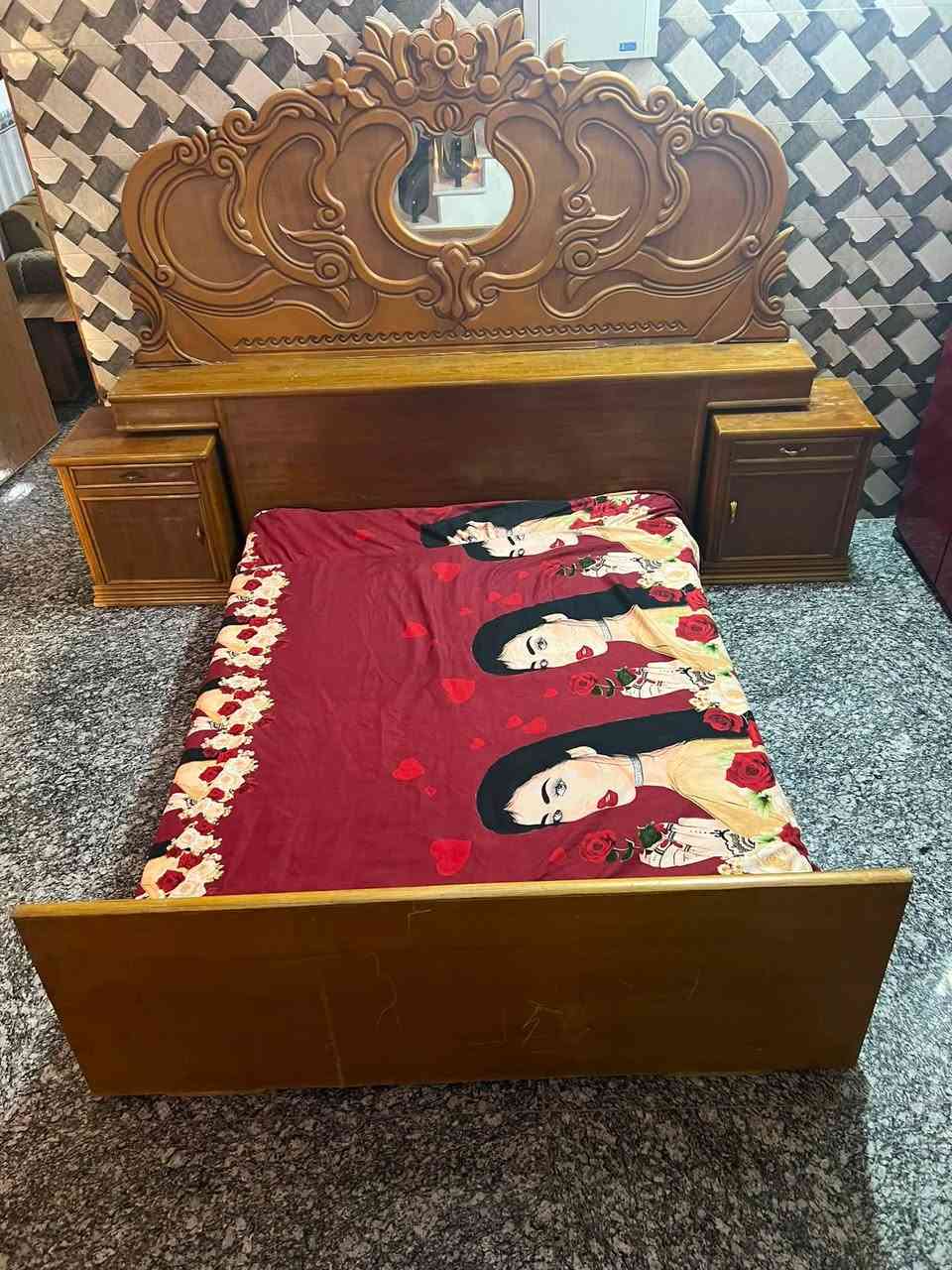 غرفه نوم للبيع تسكام ثقيل 
داخل وخارج صاج 
كنتور طابقين أبو سته 
بابل الحمزه الغربي 
***********
