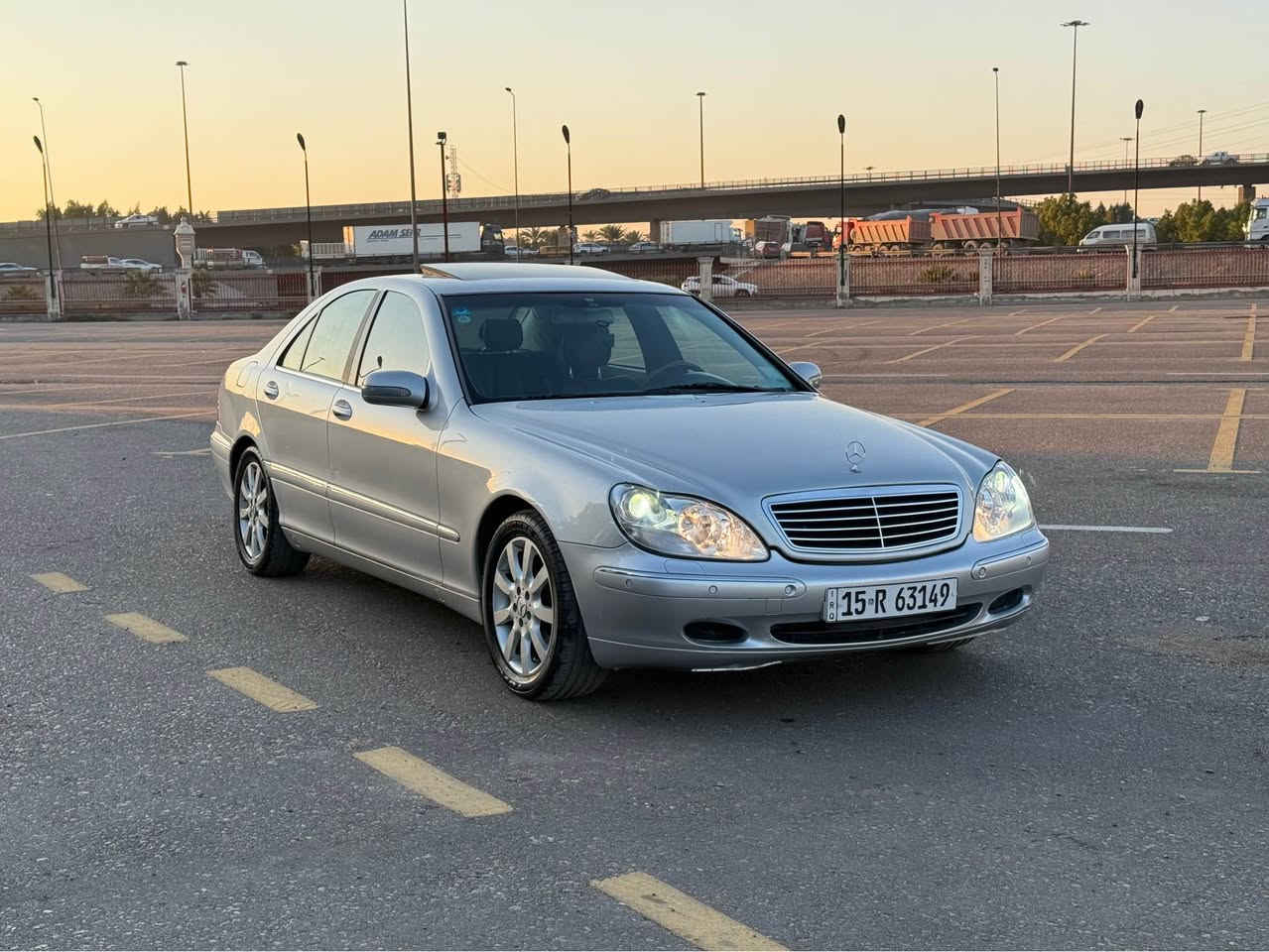 مرسيدس غواصه s320 موديل 2000 باب قصير محرك V6
سته سلندر بلادي اللون سلفر ،، السياره فول مواصفات ( نظام جوبلس بلادي ) صبغ عام مكفوله من اي ضربه ومكفوله من اي خياس ،، محرك وكير جدد ،، صيانه كامله لمنظومه الجوبلس ،، غرفتها جديده ،، السياره مناقصها اي شي 
رقم انبار دولي الجديد وبأسمي سنويه وهزه جدد 
المكان بغداد حي الجامعه ،، السعر 113 ورقه
*********** بغداد, العراق
