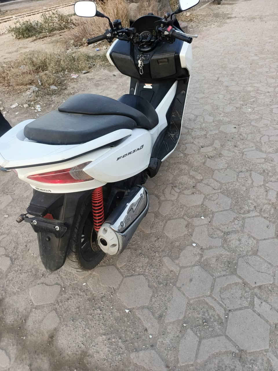 سلام عليكم دراجة   12 0 نضافة 95 ب 100 السعر 18 ورقة وبيه حك الجيه مكاني الدوره ***********
