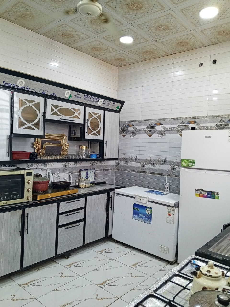 بيت للبيع   200 متر  بناء سنه 2025
المنطقه  الكناهره   قرب القاظي فرقد   ستفسار  ***********
