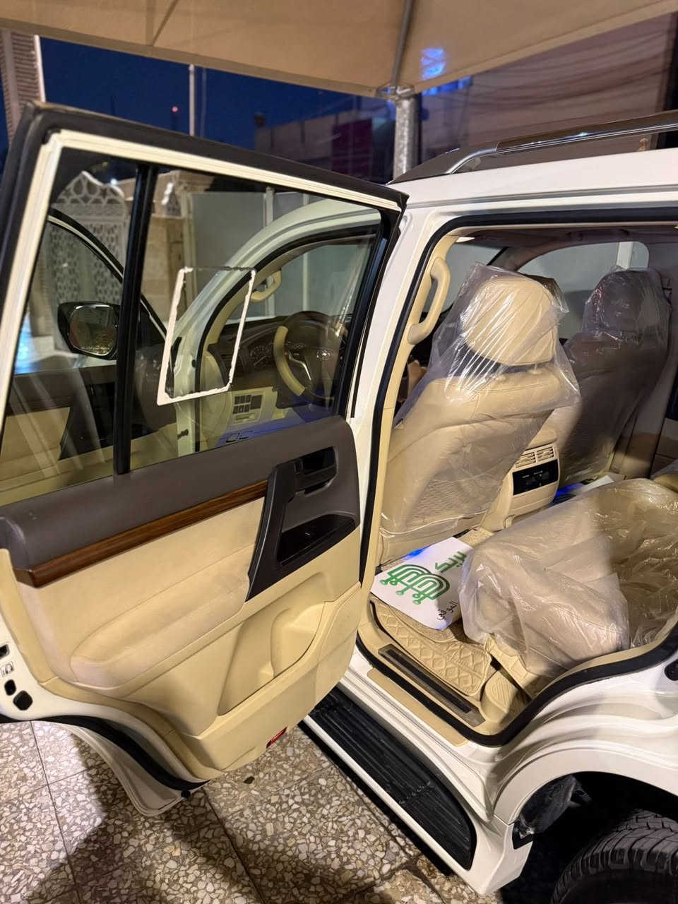 لاندكروز ٢٠١٦ صور السونار مرفقة السعر ٥٠ ألف وبيها مجال بسيط حك الجية للاستفسار 

0771 522 3701
