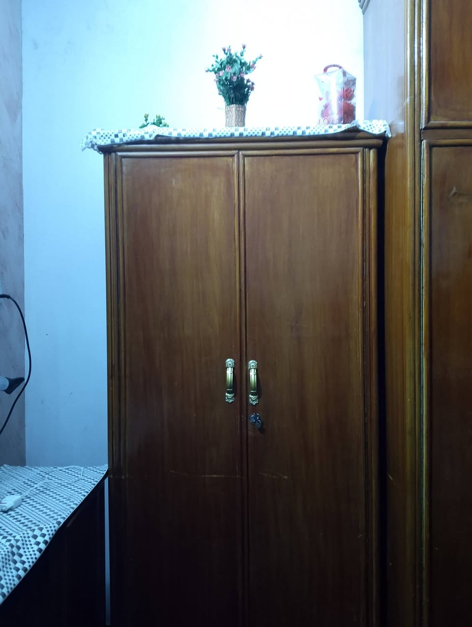 سلام عليكم
غرف نوم اخشاب للبيع 

جهازه ونضيفه

كنتور 6 بوب 

زاويه

ميز مرايه

ميز احذيه

جربايه نفرين

للستفسار /***********

واتساب فقط 

السعر/500
