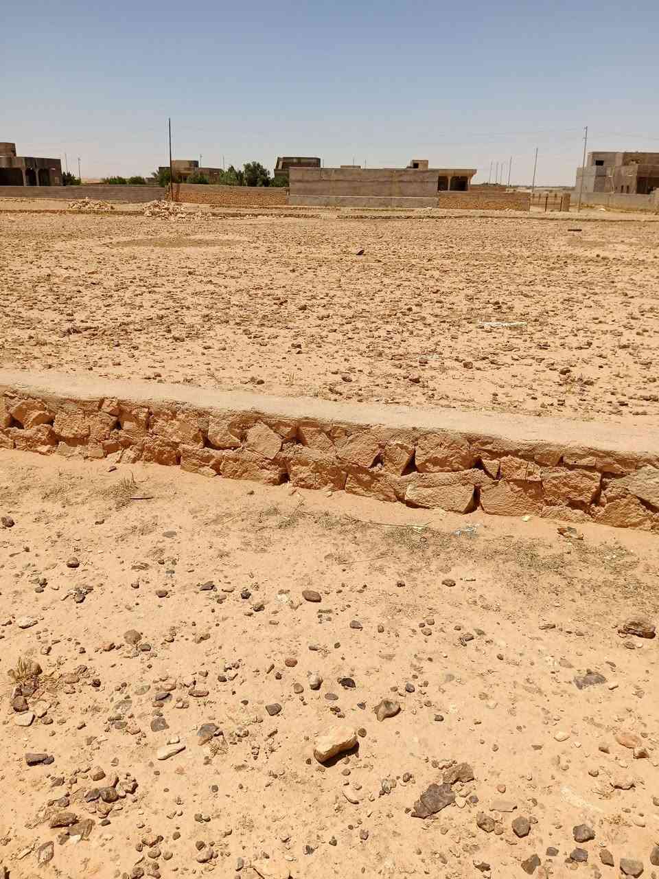 السلام عليكم
قطعتين كل وحده 2000م الشارع بنصهن  قرب بيوت الجدايل بالزيتون الغربي  رقم الهاتف ***********
