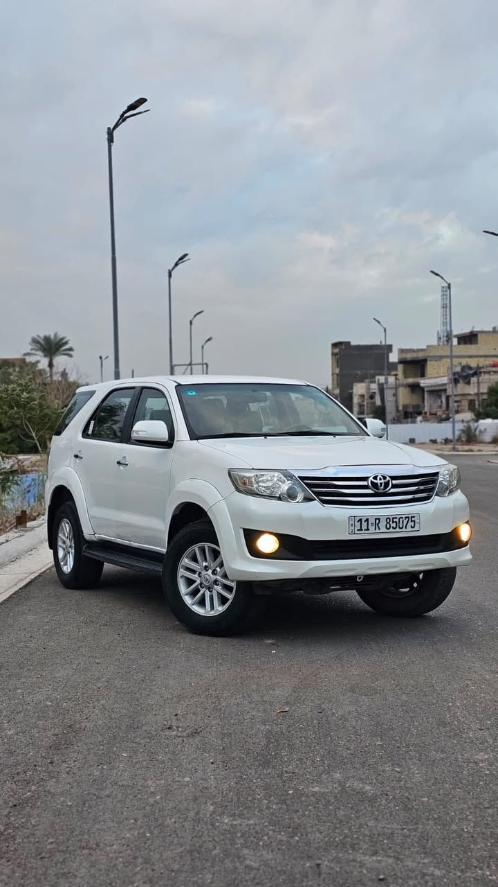 السلام عليكم فورجنر 2013ماشية 138 مكفولة من الصبغ والضربة السيارة نضيفة حيل بارد بالباب من جوة الايمن مكينة كير كفالة شركة سبير منازل رقم بغداد بسمي سعرها 198 اوبي مجال اس استفسار هذا الرق*********** 
4ويل
