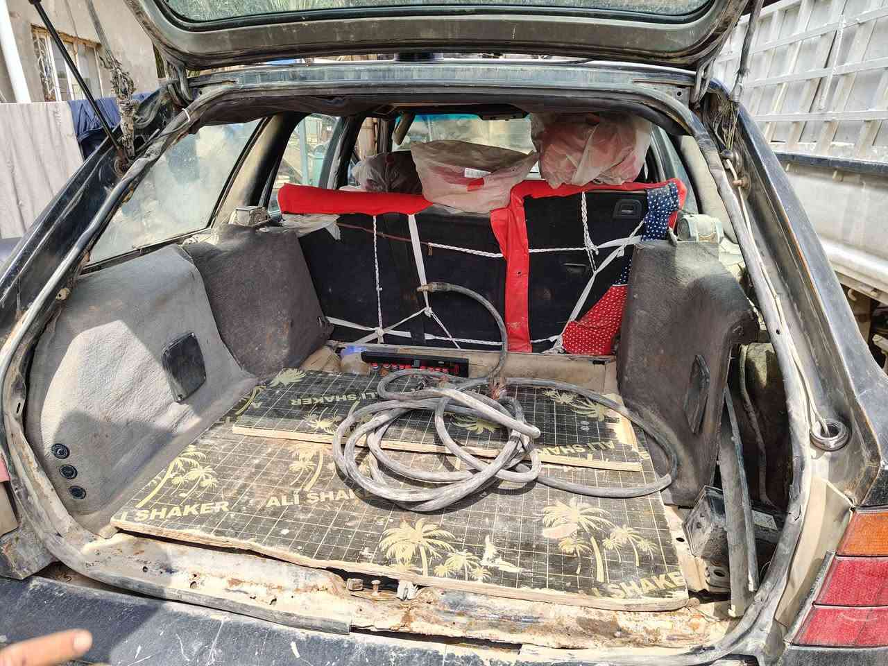 سلام عليكم بءم ستيش محرك محور تلاتلالاف ففتي موديل ٩٣ رقم كربيه محرك بي طكطكه  يطق كهرباءيات كلها شغاله بيها ضربه خفيفه بل جنطه معمره سياره مشروع وطني بسمي ***********  سعر ٣٢ بيها مجال
