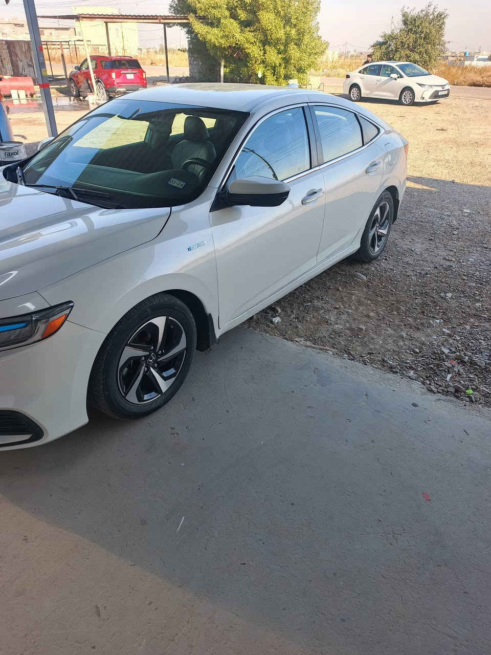 السلام وعليكم هوندا انسايت موديل 2022 حادثه بابين فقط مثل ما موضح امبدلهن اصليات مال تفصيخ مكان السياره بغداد حي الجهاد  سعره 140 (***********)
