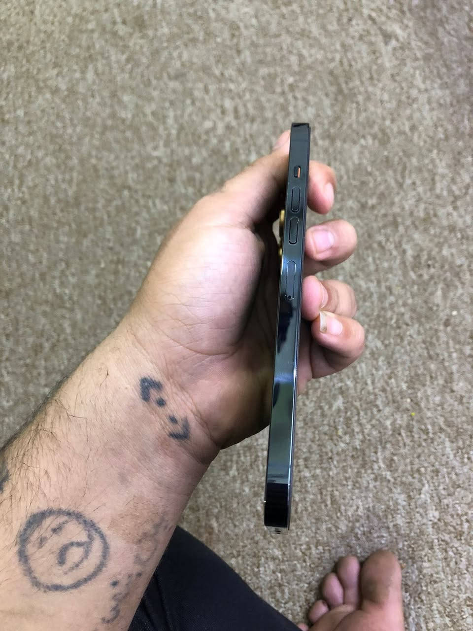 ايفون 13  برو ماكس
الذاكره 256 

الوان زيتوني 

البطاريه 85 

الجهاز مابي شعرايه شخط استعمال جدا قليل أمريكي 

السعر 700

رقمي ***********
