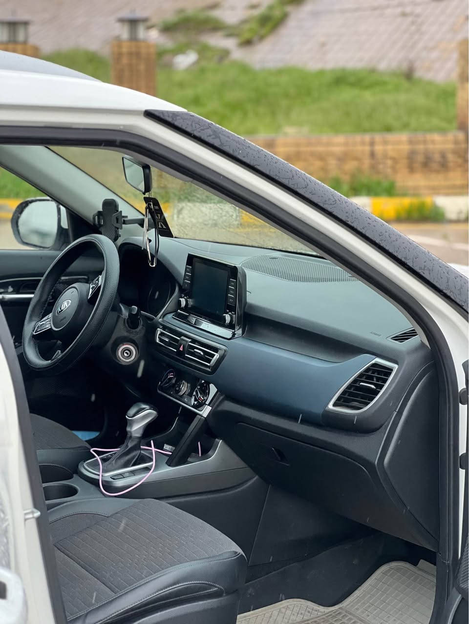 سلام عليكم 

Kia seltos 
مۆدیل ٢٠٢١ S
2.0 لتری ٤ پستۆن DOHC V16
146 هورسپاۆر
سیستەمی گێڕ IVT
لایت LED
لایتی تەم
شاشە گەورە 
خەتی جادە
مۆد Sport . Normal .Smart
مواسەفات ئەمریکی 
تەحکوماتی سوکان
Auto start/stop
Lane keeping Assist
Traction control
ئاوینە کاربای
٤ تایە تازە 
٤ دیسک تازە
یەک دینار مەسرەفی نیە جایزە
یەک پارچە بۆیاخ و  یەک پەڵە سارد بی ناو گرتن 
دەفتەر بەنزینی هەیە
سەنەوی تازەیە تا ٢٠٣٠
بەشەرتی تەحویل
***********
***********
شوین کەرکوک رەحیماوە كركوك, العراق
