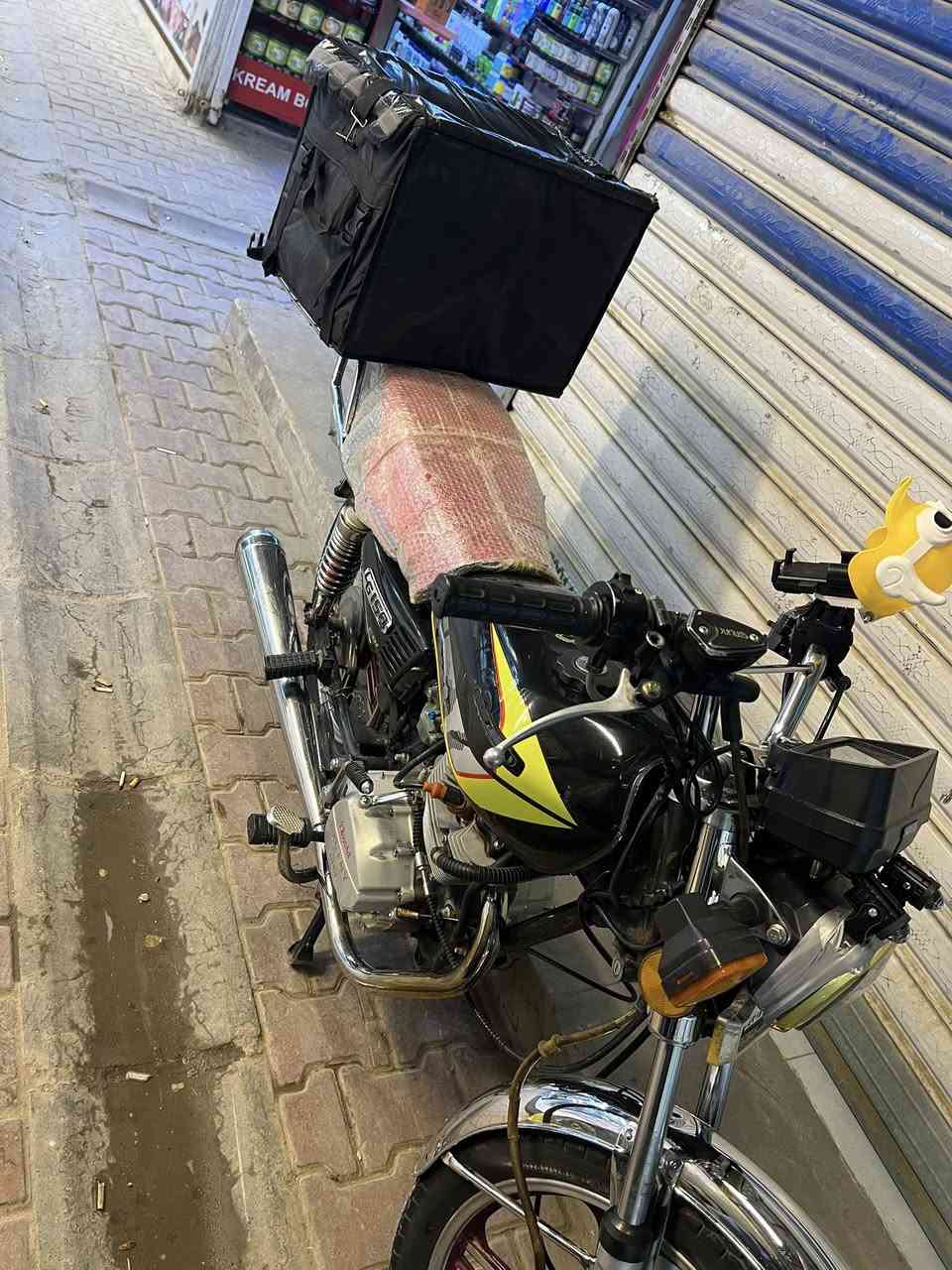 سلام عليكم دراجه يراني اللبيع كامله مال جناي موديل 22 اوراق سعر 550 عنواني بغداد الحسينيه شراي يتصل ***********
