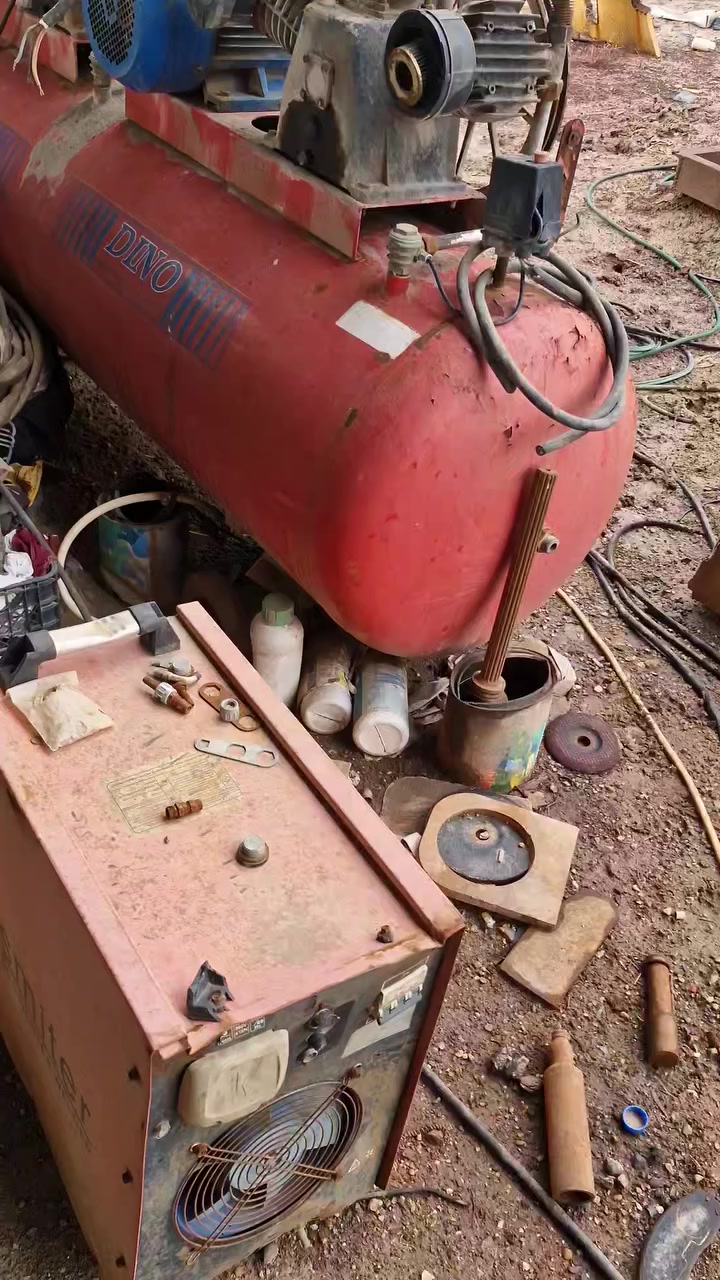 للبيع 1000لتر شغاله عنوان واسط الزبيديه قرب الطاقه الكهربائيه ***********
***********
