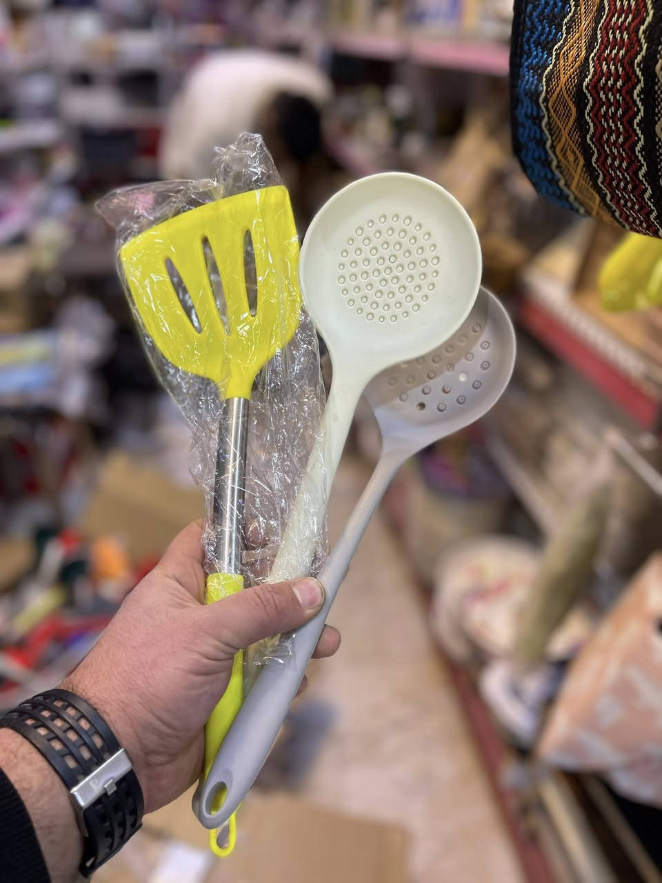 مجمع بركات السجاد
أدوات طبخ سلكون أوربي غير مستخدم 

سعر القطعه  1000دينار


**إذا كنت صاحب هذا الإعلان وتريد حذفه لأي سبب، رجاءا أرسل رسالة إلى الدعم الفني**