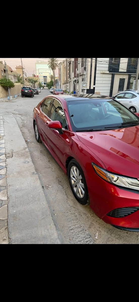 السلام عليكم
🚗 للبيع | Toyota Camry XSE 2019
🔹 الموديل: 2019�🔹 الفئة: XSE فل مواصفات�🔹 المحرك: 2500 CC
المواصفات:�سقف بانوراما�تشغيل عن بُعد�كاميرا خلفية�رادارات جانبية
رادارات امامية�نظام المحافظة على المسار (Lane Assist)�مقاعد أمامية كهربائية (السائق والراكب)�مقاعد أمامية تدفئة�هاند بريك بصمه�لايت زينون
بك لايت ليد�تحكم بالستيرن اربع جهات مع شفتات
ويل السياره الاصلي موجود
📌 ملاحظه بيها بارد على كد شبر بالجاملغ الأمامي الأيمن فقط، 
وحادث الامريكي بارد بلجامغ الخلفي الايمن بدون ايرباك، وكل شيء موضح بالصور.
ماشيه 176,000 كيلو
💰 السعر: 18,500 دولار
📞 للاتصال: ***********
