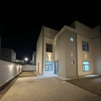 مجمع الاميرات ٢ • ٢٠٠م • ايجار مناسب