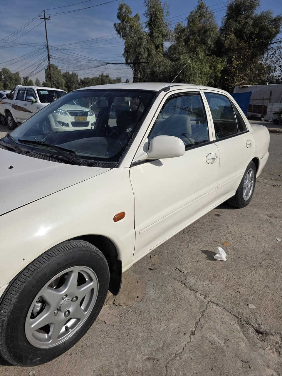 بروتون 2004  اوتوماتيك سيارة بأسمي سنوية جديدة  شرط التحويل
تبريد شغال
دواخلها وبطاينها نظيفة ما بيها صبغ او زنجار 
تايراتها جديدة 
باتري  جديد
بوند مبدل ومصبوغ ضربتها ما واصلة التكمة
كهربائيات شغالة
السعر ٥٠ ورقة وبيها مجال 
مستعجل ع بيعتها ما شاري لا تخابر وتنطي كلام سيارة مال جناي 
مكاني حي النور 
***********
