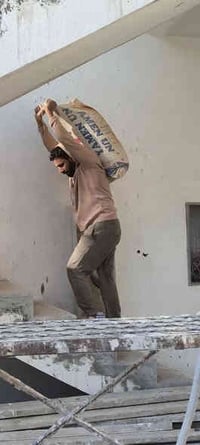 تصعيد تصعيد على ظهر كافة مواد البناء مكانه بغداد 07783138631