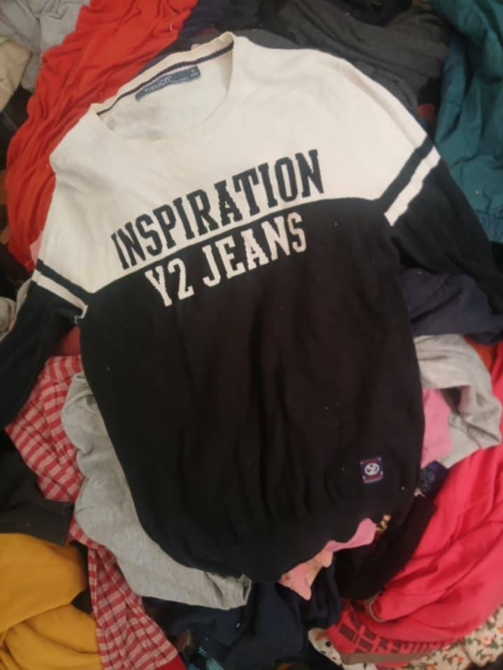 من رخصت الادمن
عل بركة توفر ملابس بالة شتائي نضيف 
100 قطعة تطلع كونية نسائي ورجال مشكل
سعر 25 الف الي يريد الحجز خاص متوفر توصيل 
خارج وخارج الكوت 
تواصل واتساب ***********
والي على باب الله ويريد كميات متوفر
