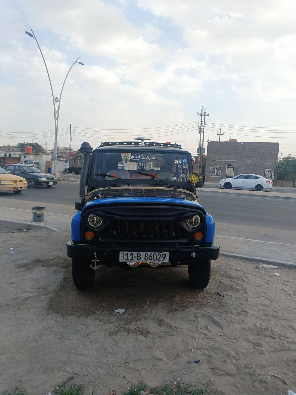 السلام عليكم للبيع واز موديل 2017 السياره كامله علئ اخر حبايه مكينه وكير ونجي بالباكيت السياره خير من الله كفاله عامه بلاد لاصبغ ولامعجون رقم بغداد بليته تبريد شغال***********
