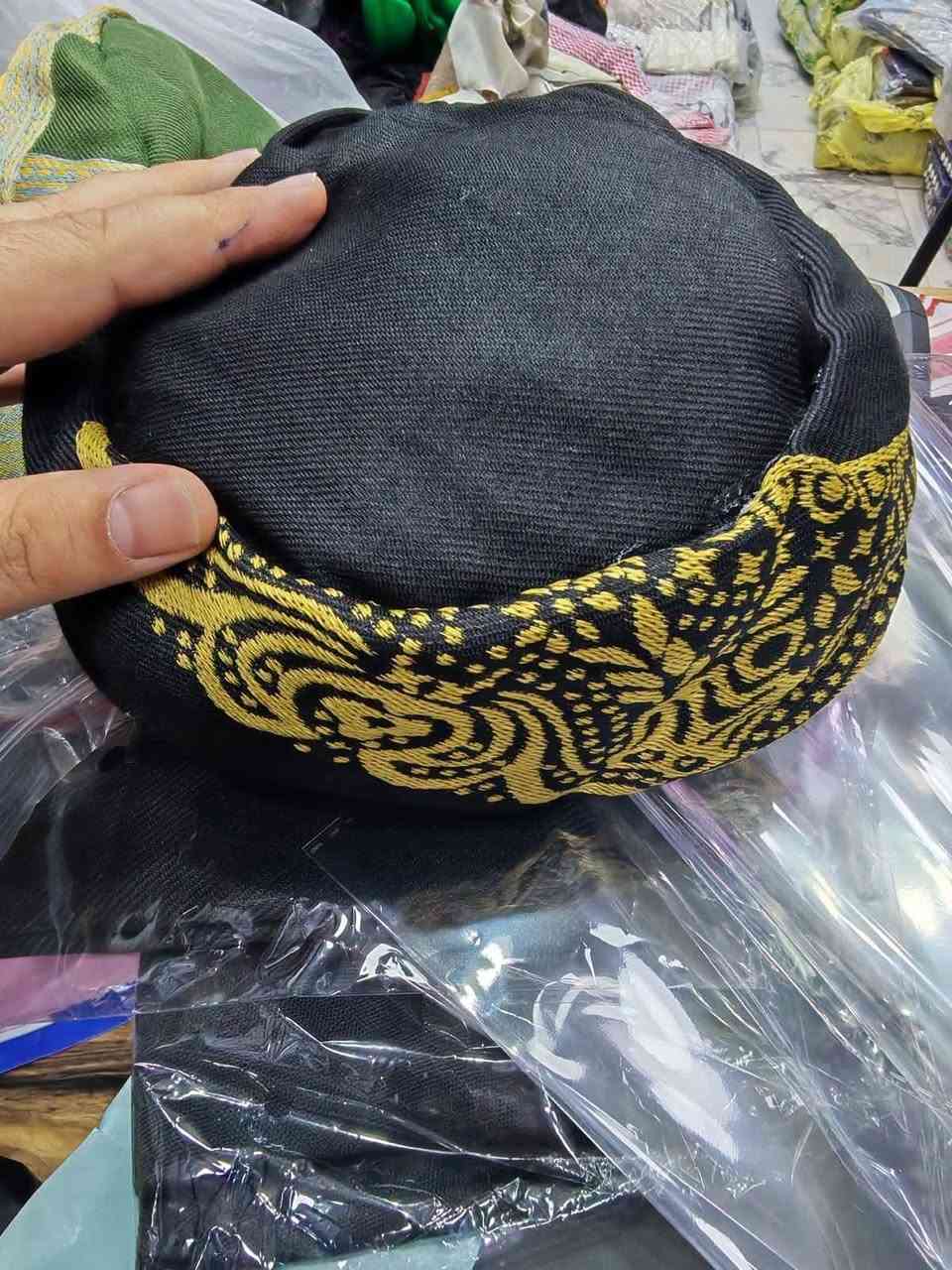الصالحي للزي العربي والخليجي العنوان بصره تنومه قرب فلكه ابو مهدي المهندس بداية شارع الصالحيه 
***********
