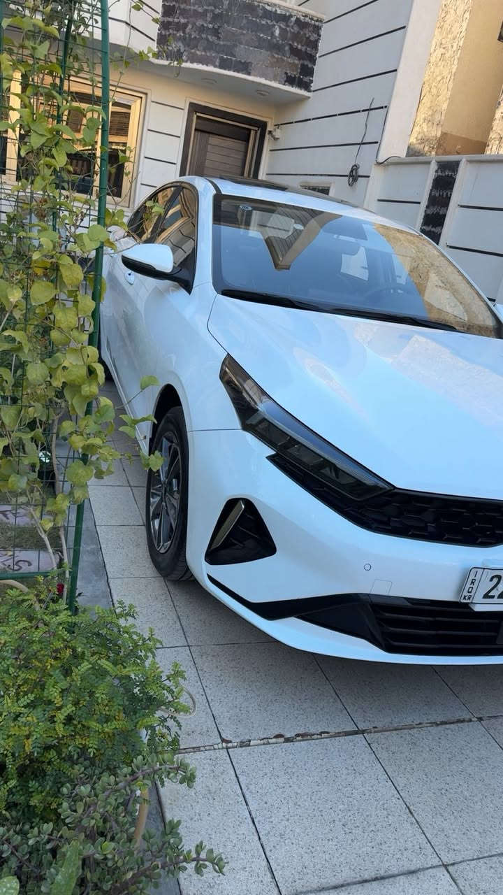 السلام عليكم
سيراتو K3 موديل 2024
السياره فول المواصفات 
كشنات جلد اشاره بالمري 
فتحه بالسقف 
السياره رقم اربيل باسمي 
مكفوله السياره من الدعاميه للدعاميه 
السعر.  141$
العنوان بغداد /حي الاطباء 
الهاتف ***********
