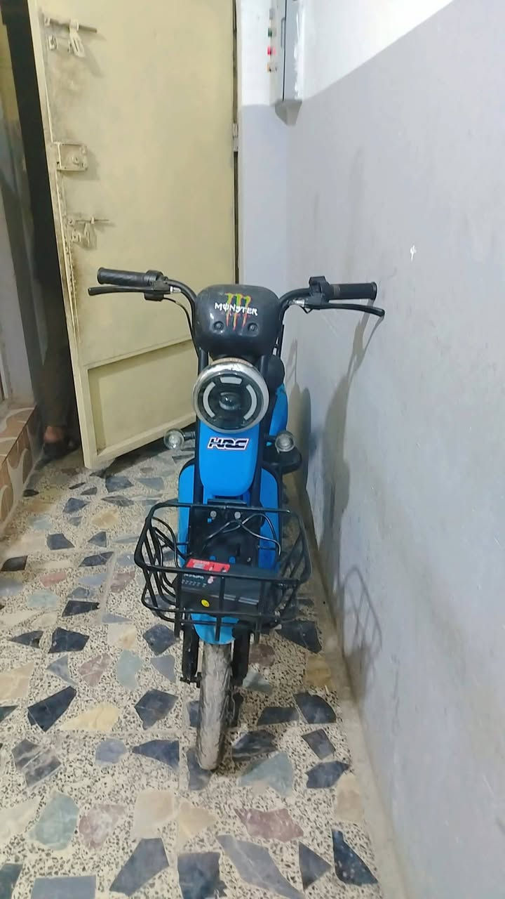 السلام عليكم دراجه مال شحن مال طفل صغير للبيع السعر اكتبه مكان بغداد مدينه.  سعر  225 رقم ***********
