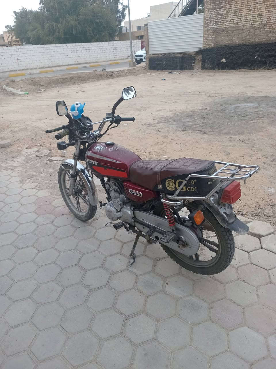 السلام عليكم ماطور للبيع موديل 21 رمادي شارع 20 سعر 550  ***********
