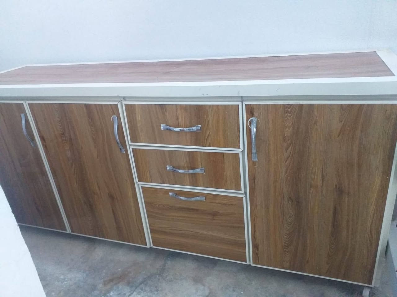 اخوان ماتكدر تشتري مو شراي ماعندك كلام لاتحجز خاطر الله كلامي للبعض
السعر 230 بيها مجال 
مكاني كركوك حي بدر 
***********
