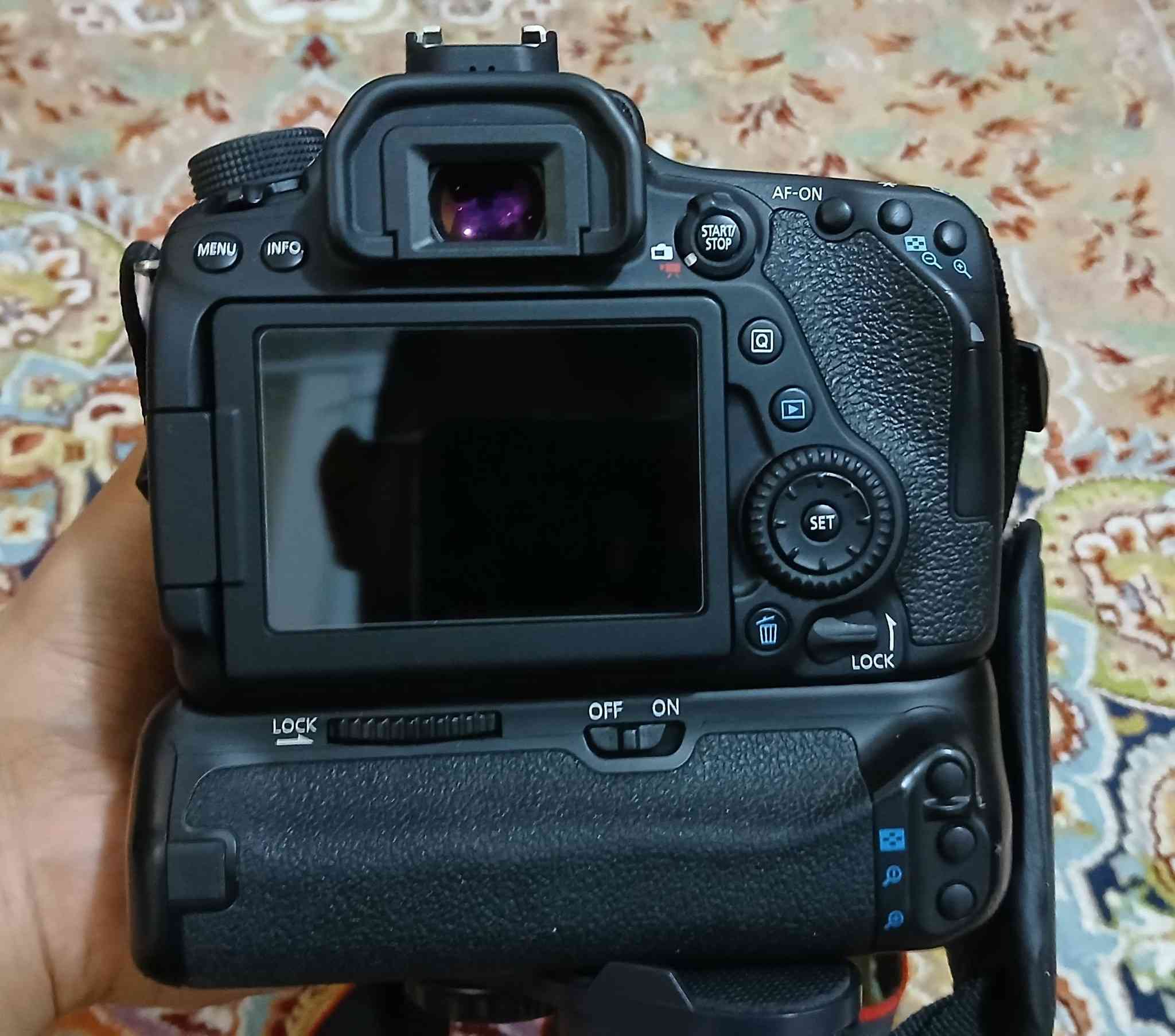 كانون 80D للبيع النضافة واضحة من الصور 
السعر 800 الف مكاني بصرة السعر غير قابل للتفاوض 🌹


**إذا كنت صاحب هذا الإعلان وتريد حذفه لأي سبب، رجاءا أرسل رسالة إلى الدعم الفني**