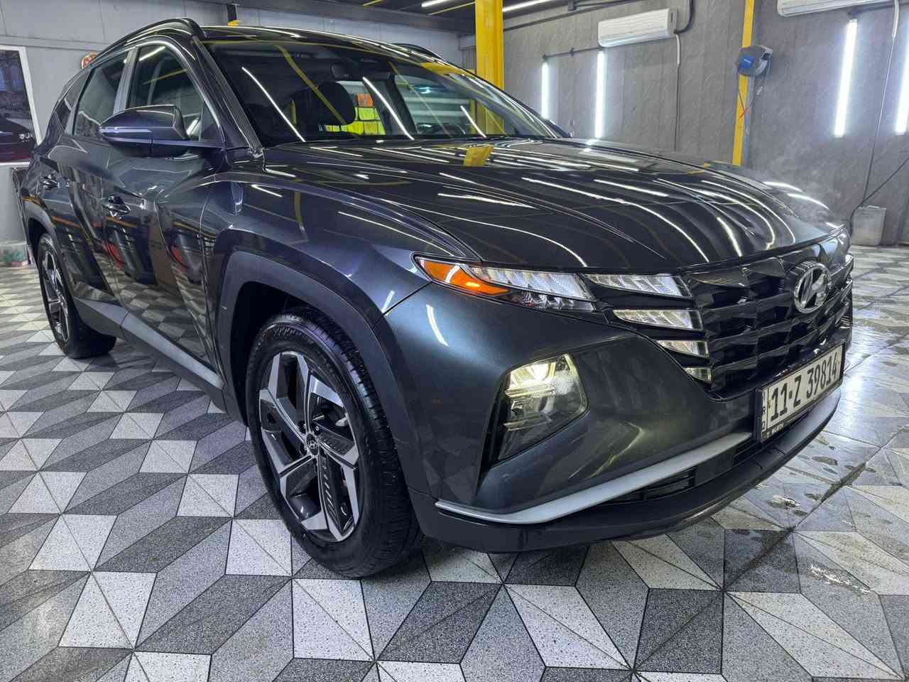 السلا عليكم توسان موديل 23 وارد امريكي حادث مرفوق بالمنشور السياره فول مواصفات فتحة السياره رقم بغداد بسمي وصور الحادث مرفوق السيار اي تبديل مابيهة جاملغ مصبوغ نصة والبنيد نفسة مصبوغ فقط مكان السياره بغداد جميلة الاستفسار ***********السعرررررر215وبيهة مجال
