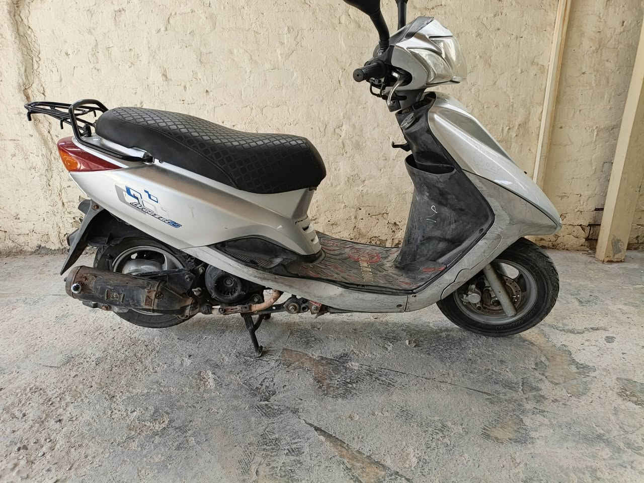 بريز بغبغاء ، نوزل خطين ، نكره سلف السعر 700 الف 
بمكاني بغداد ***********
