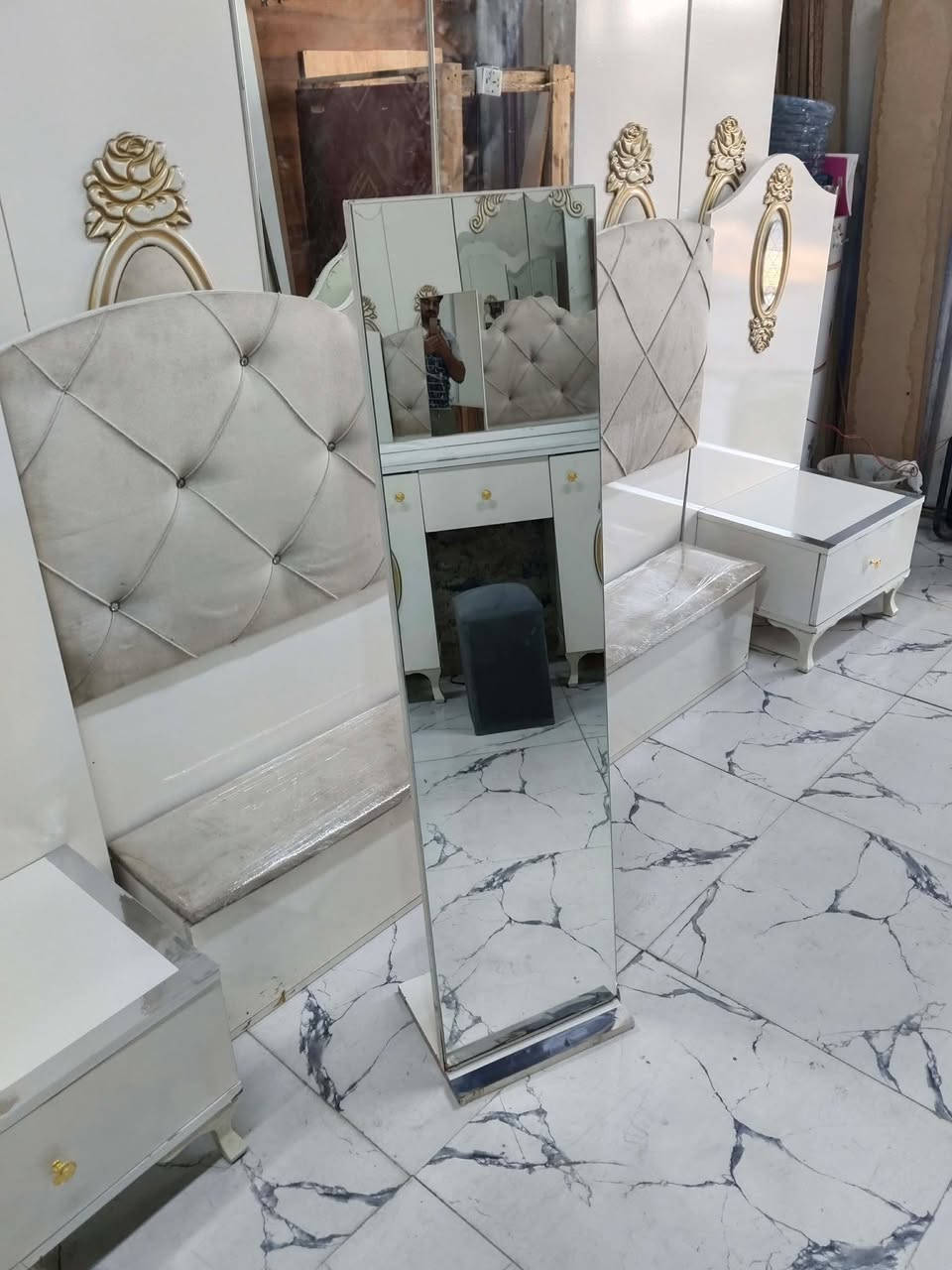 غرفة تركي 9قطع نظام ابواب ❤ ✨
نظافة 95 / 100 ❤✨ 
السعر 600 مع الشد 🪛ونقل 🚙
داخل بغداد متوفر توصيل لجميع المحافظات 🇮🇶


**إذا كنت صاحب هذا الإعلان وتريد حذفه لأي سبب، رجاءا أرسل رسالة إلى الدعم الفني**