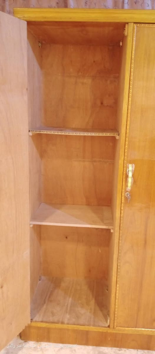 كنتور ثلاث ابواب مستعمل نضيف مكان بغداد الأمين الثانيه ***********
