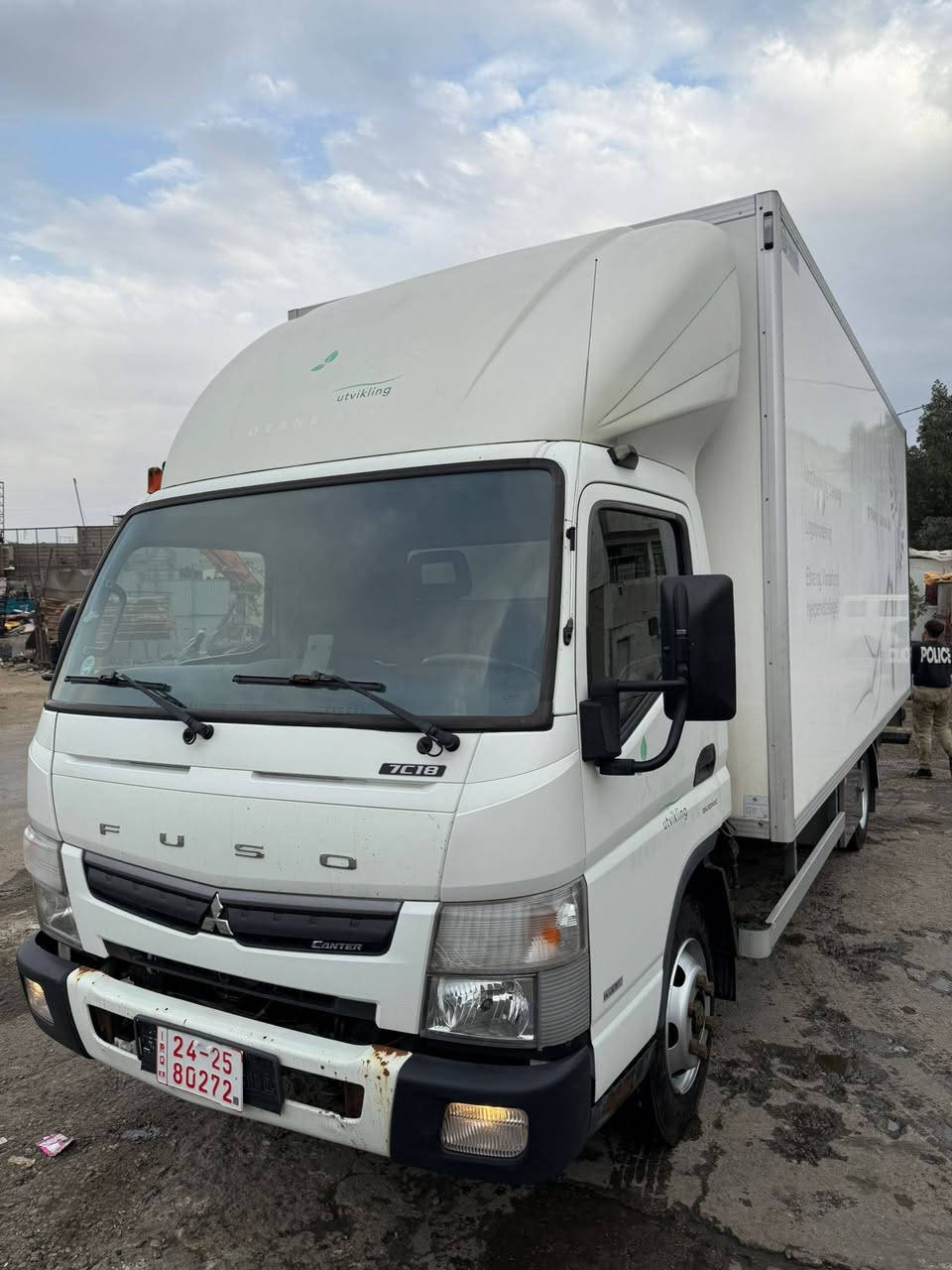 كنتر للبيع موديل ١٧ رقم كاتي الطول ٥اونص ارتفاع ٢٢٠تخم تاير حافظه الس ٢٤٠ رقم الهاتف ***********
