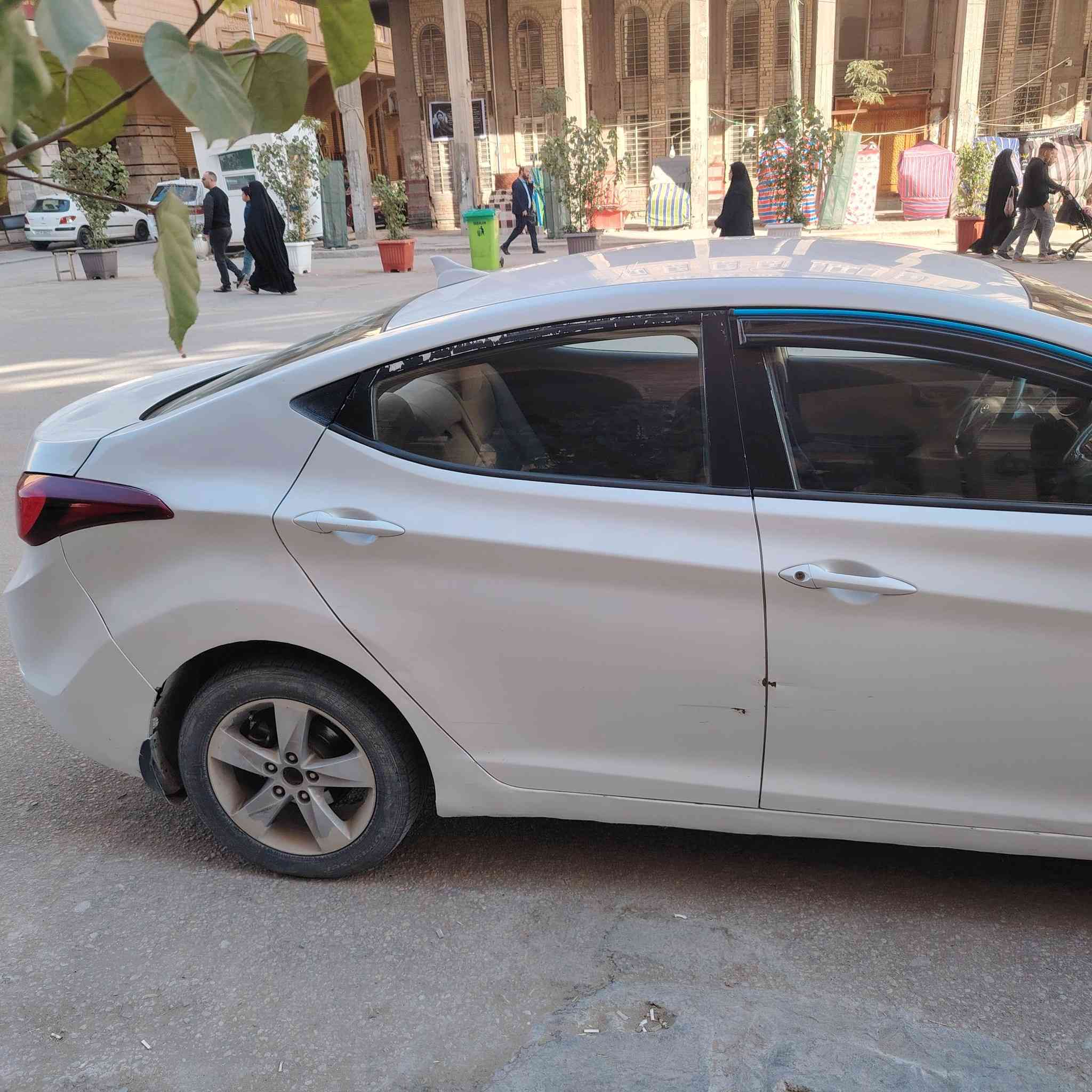 محرك 1800 دوش
رقم دهوك دولي بأسمي سنوية لل2029
السونار مرفق مع الصور البنيد طاير مو حادث بالسيارة
كفالة تامة محرك والكير وشاصي ودواخل 
السعر ٩٧ ورقة وبيها مجال 
متوفر واتساب واتصال  ***********
                    ***********.
السيارة في كربلاء المقدسة.
