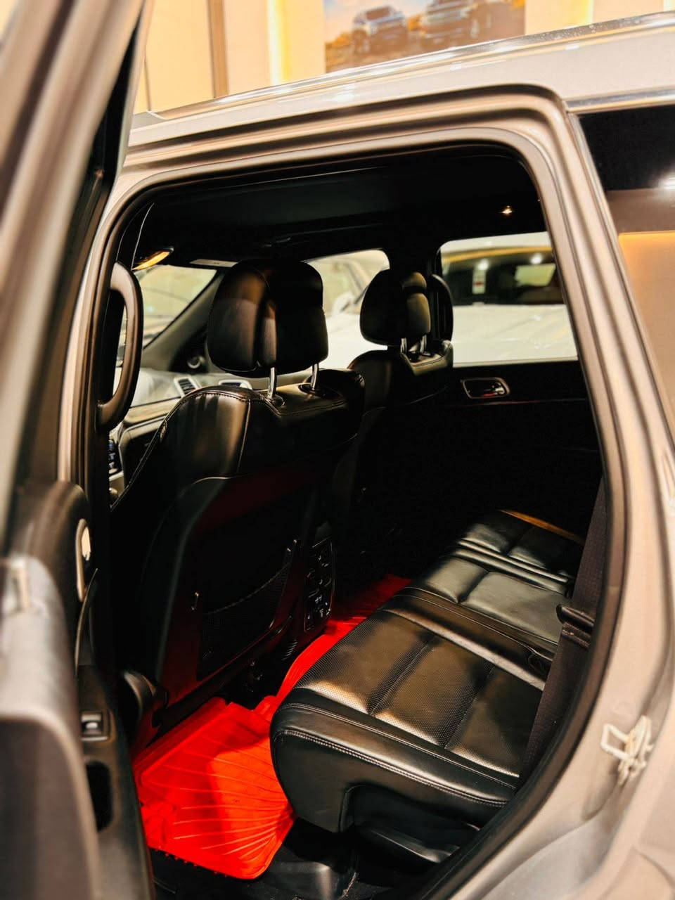 يا الله السلام عليكم
جيب شيروكي فول مواصفات 
موديل 2019 رقم بصره 
سياره جاهزه وجديده . حادثها جاملغ وخشم البنيد 
ماشيه 95فقط 
السعر 240 ورقه وبيها مجال للشراي يدلل 
مكانها ميسان العماره 
تعليقك يعكس اخلاقك مكلف بنشر خاص ما اجاوب هذا رقم صاحب السياره  ***********
